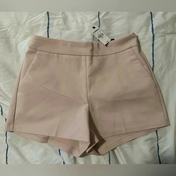 NWT Express Flower Petal Mid Rise Side-Zip Shorts - Picture 2 of 7